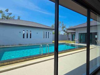 Villa zur Miete und zum Kauf mit 3 Zimmer in Bang Lamung, Chonburi