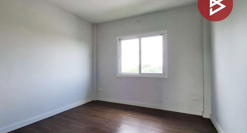 For sale 3 bedrooms house in Mueang Nakhon Pathom, Nakhon Pathom