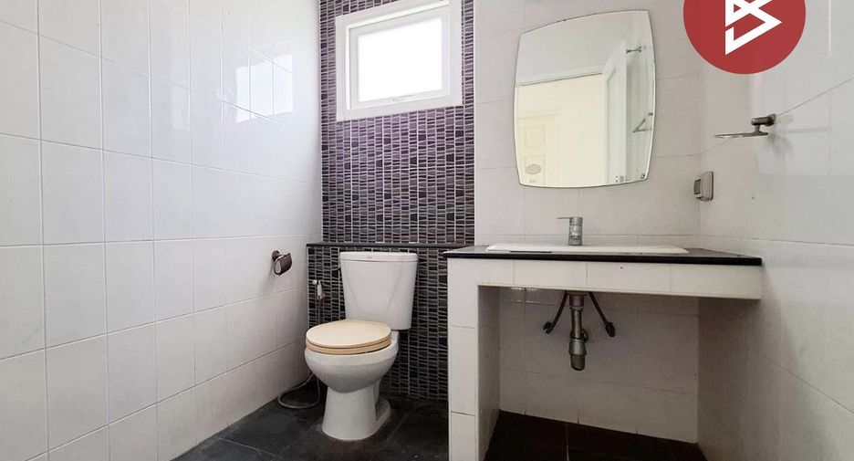 For sale 3 bedrooms house in Mueang Nakhon Pathom, Nakhon Pathom