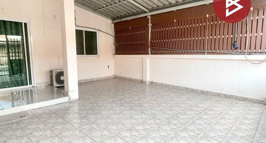 Casa adosada en venta de 2 habitaciones en Phan Thong, Chonburi