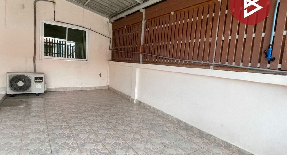 Casa adosada en venta de 2 habitaciones en Phan Thong, Chonburi