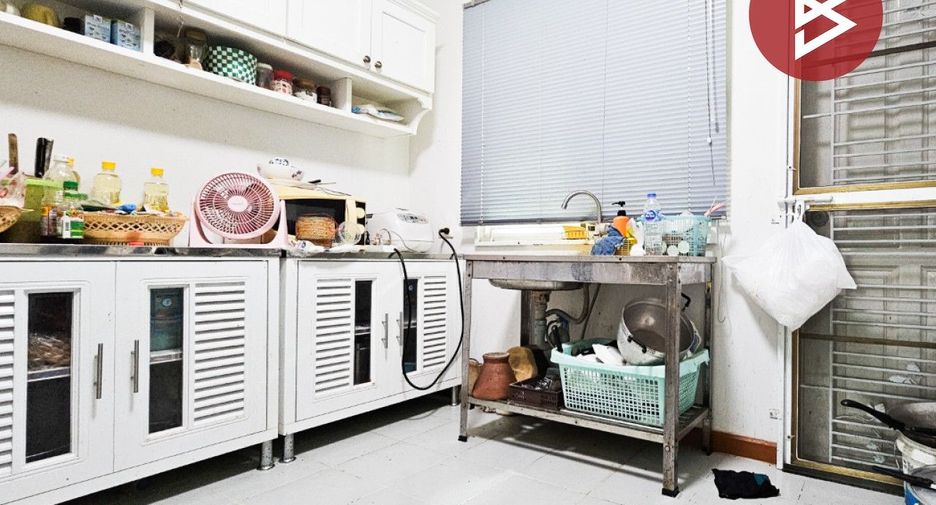 For sale 3 bedrooms house in Mueang Samut Prakan, Samut Prakan