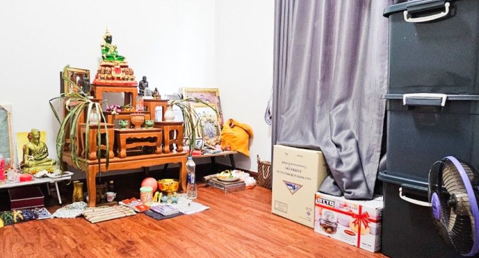 For sale 3 bedrooms house in Mueang Samut Prakan, Samut Prakan