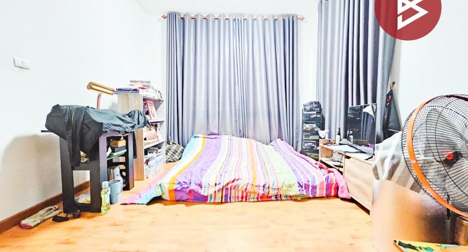 For sale 3 bedrooms house in Mueang Samut Prakan, Samut Prakan