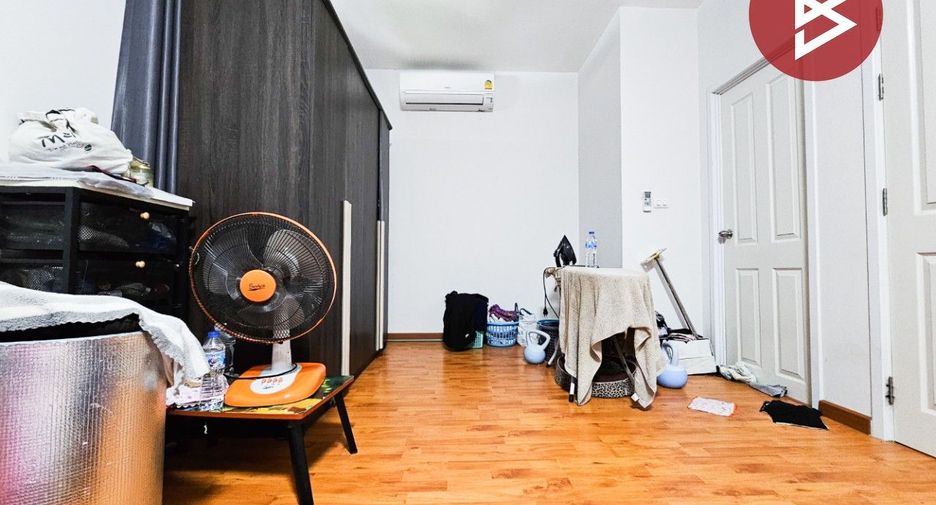 For sale 3 bedrooms house in Mueang Samut Prakan, Samut Prakan