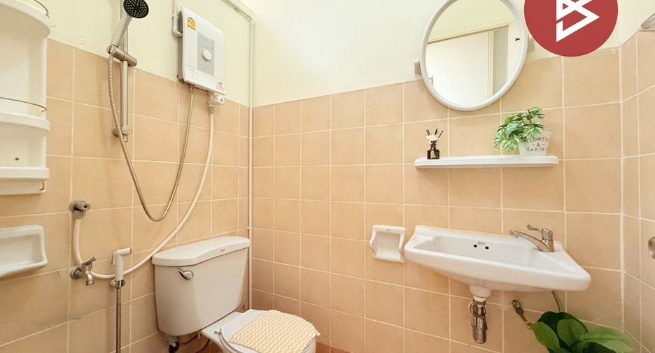 For sale 2 ベッドルーム condo in Sam Phran, Nakhon Pathom