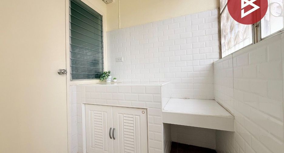 For sale 2 ベッドルーム condo in Sam Phran, Nakhon Pathom