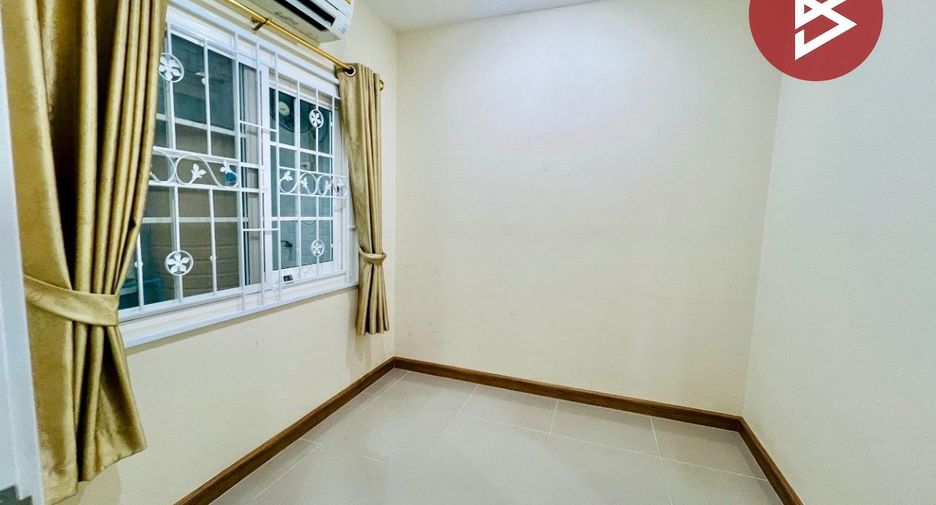 For rent and for sale 4 bedrooms townhouse in Phra Pradaeng, Samut Prakan