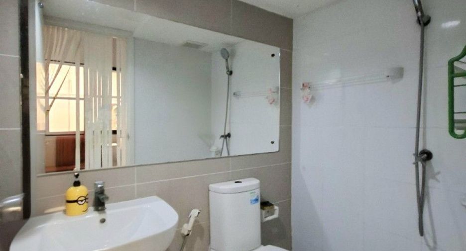 Casa adosada en venta de 3 habitaciones en Prawet, Bangkok