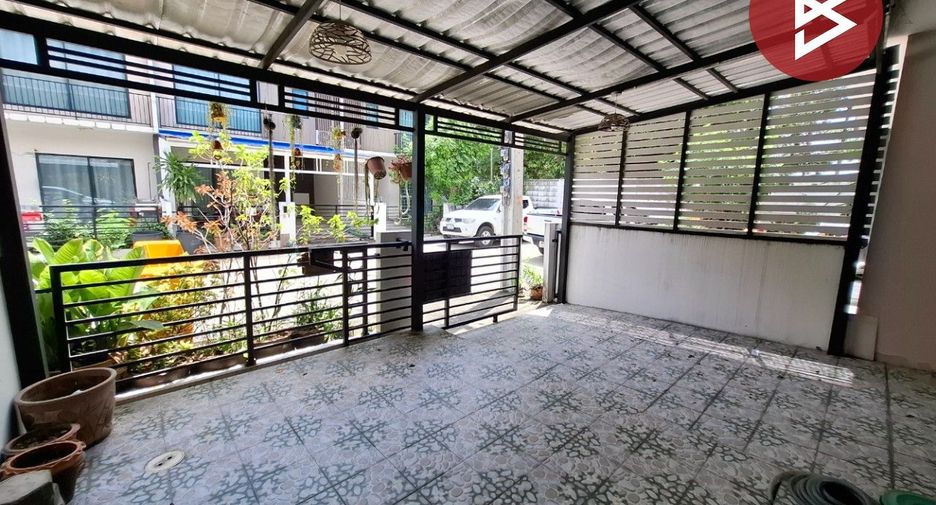 Casa adosada en venta de 3 habitaciones en Prawet, Bangkok