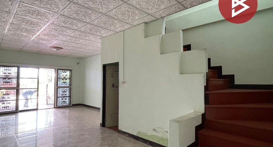 Casa adosada en venta de 3 habitaciones en Uthai, Phra Nakhon Si Ayutthaya
