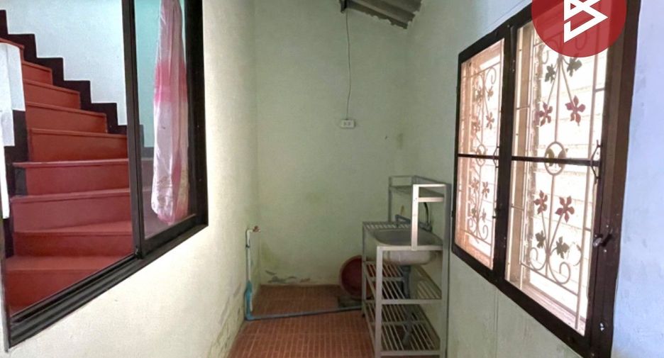 Casa adosada en venta de 3 habitaciones en Uthai, Phra Nakhon Si Ayutthaya