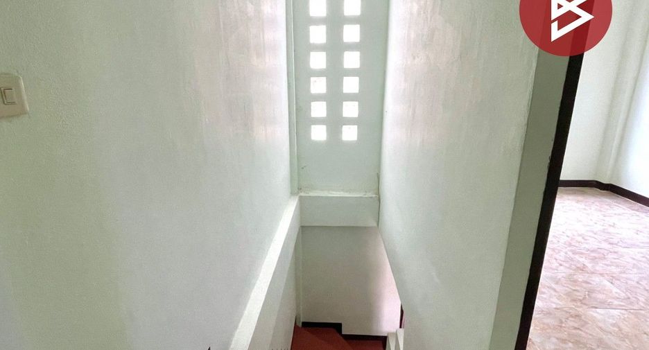 Casa adosada en venta de 3 habitaciones en Uthai, Phra Nakhon Si Ayutthaya