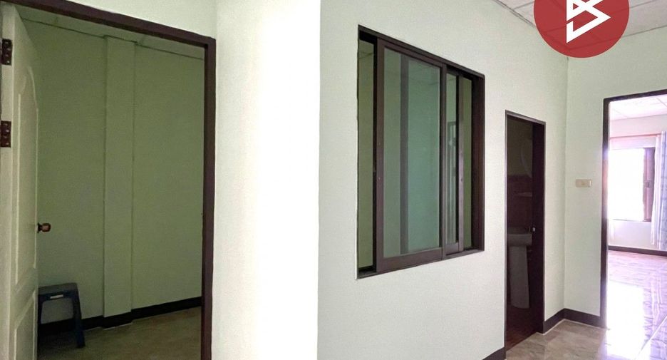 Casa adosada en venta de 3 habitaciones en Uthai, Phra Nakhon Si Ayutthaya
