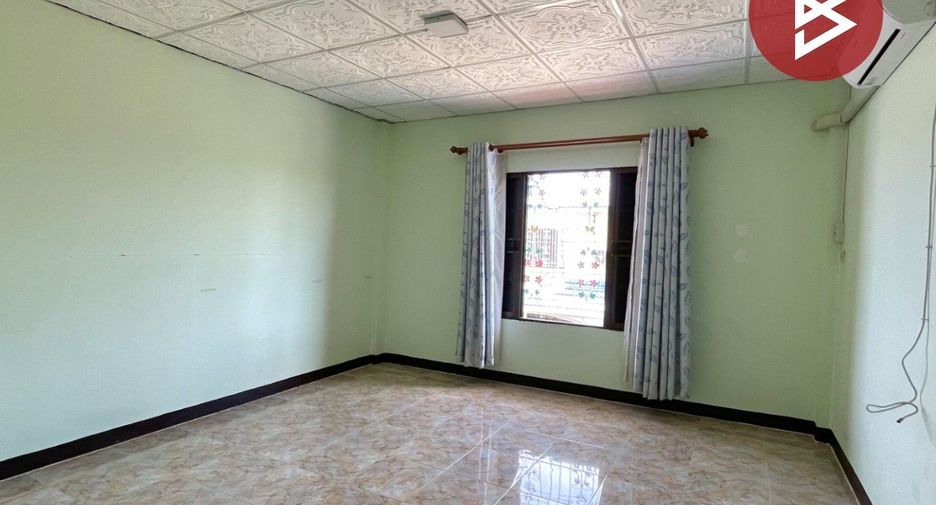 Casa adosada en venta de 3 habitaciones en Uthai, Phra Nakhon Si Ayutthaya