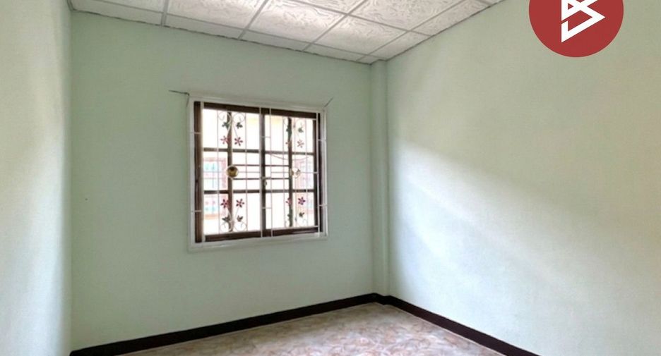 Casa adosada en venta de 3 habitaciones en Uthai, Phra Nakhon Si Ayutthaya