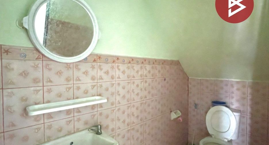 Casa adosada en venta de 3 habitaciones en Uthai, Phra Nakhon Si Ayutthaya
