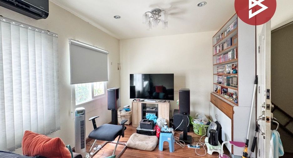 Casa adosada en venta de 3 habitaciones en Bueng Kum, Bangkok