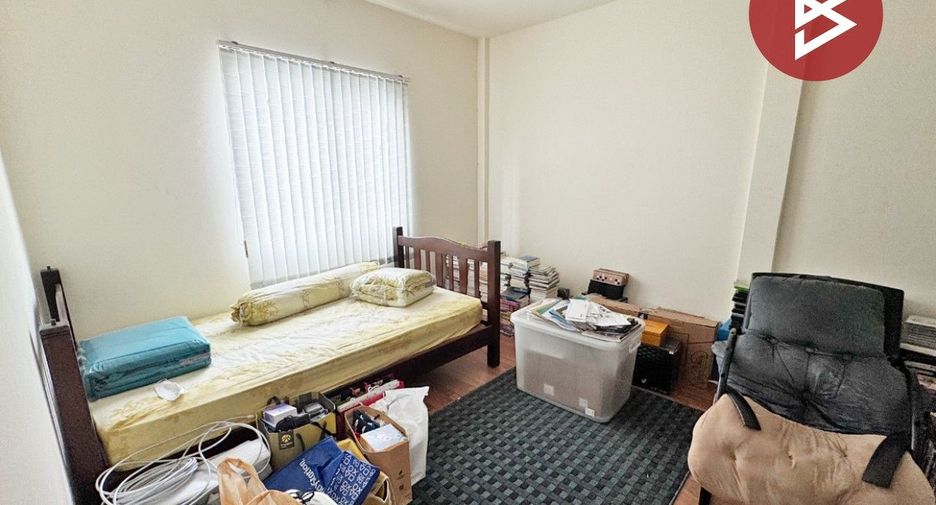 Casa adosada en venta de 3 habitaciones en Bueng Kum, Bangkok