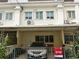 Casa adosada en venta de 3 habitaciones en Bueng Kum, Bangkok