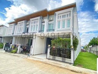 Reihenhaus zur Miete mit 3 Zimmer in Mueang Samut Prakan, Samut Prakan