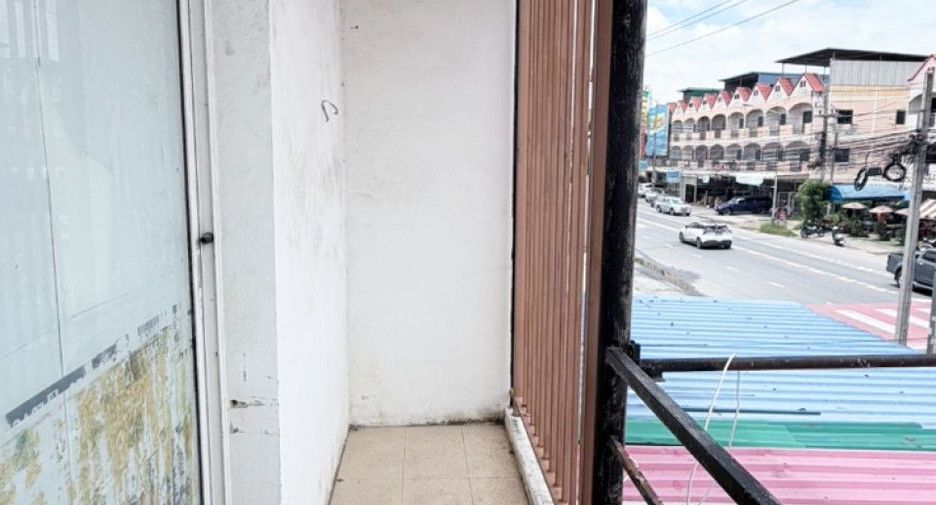 For sale 3 ベッドルーム retail Space in Phan Thong, Chonburi
