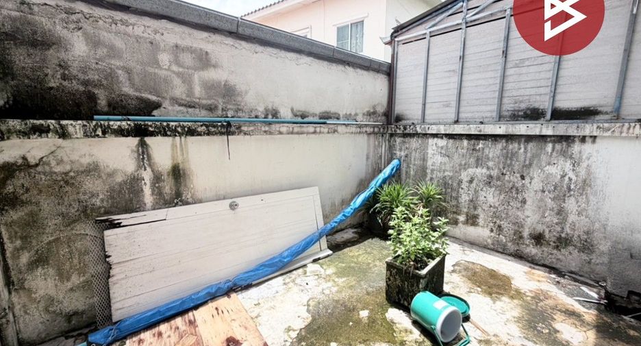 For sale 3 ベッドルーム retail Space in Phan Thong, Chonburi