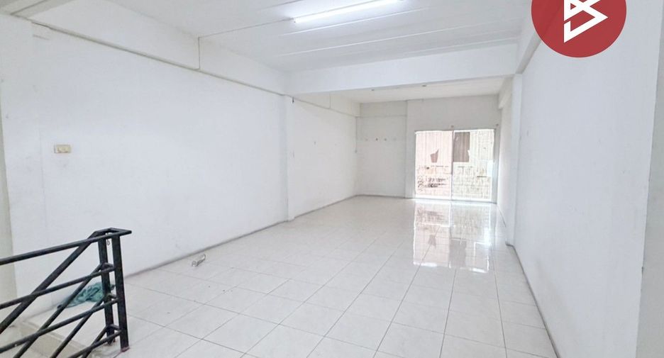 For sale 3 ベッドルーム retail Space in Phan Thong, Chonburi