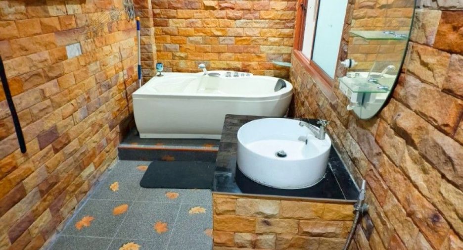 For sale 3 ベッドルーム house in Mueang Samut Sakhon, Samut Sakhon