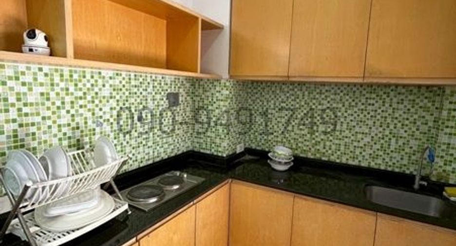 For rent 4 bedrooms townhouse in Wang Thonglang, Bangkok