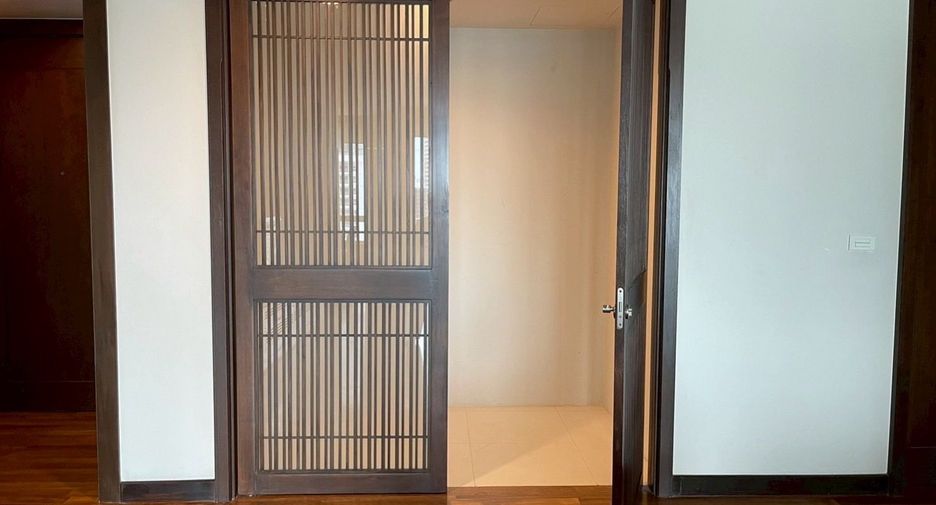 Condo en alquiler de 3 habitaciones en Watthana, Bangkok