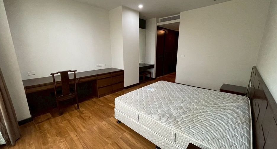 Condo en alquiler de 3 habitaciones en Watthana, Bangkok