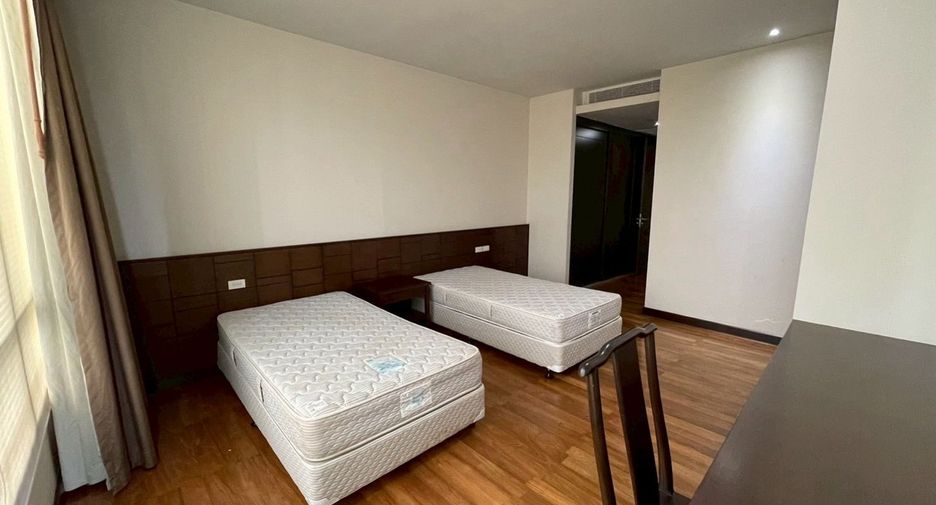 Condo en alquiler de 3 habitaciones en Watthana, Bangkok