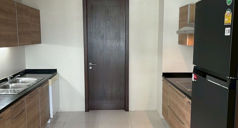Condo en alquiler de 3 habitaciones en Watthana, Bangkok