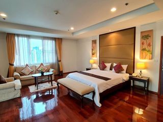 For rent 3 bedrooms condo in Watthana, Bangkok