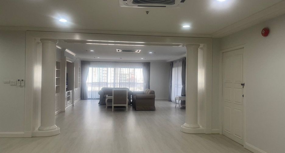 Wohnung zur Miete mit 3 Zimmer in Khlong Toei, Bangkok
