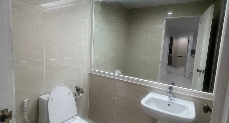 Wohnung zur Miete mit 3 Zimmer in Khlong Toei, Bangkok