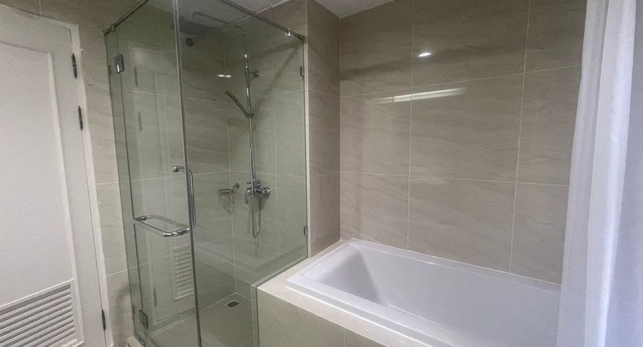 Wohnung zur Miete mit 3 Zimmer in Khlong Toei, Bangkok