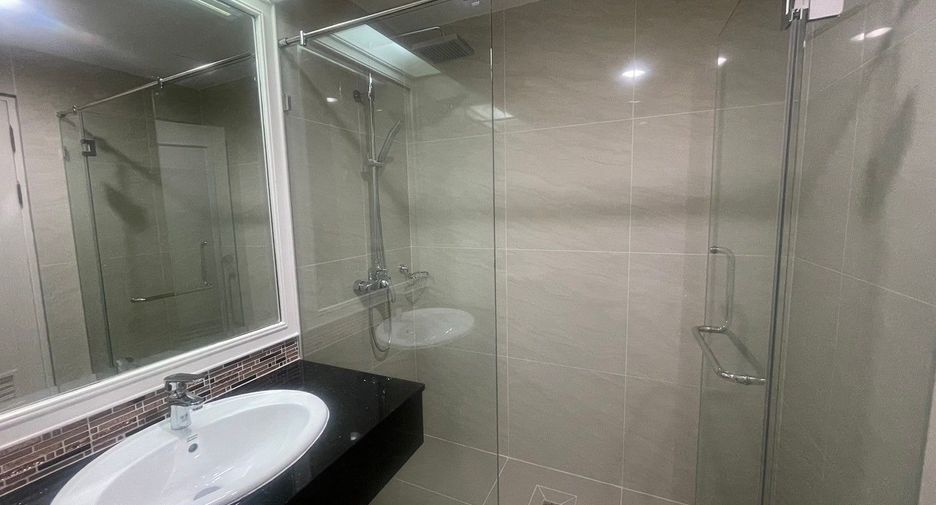 Wohnung zur Miete mit 3 Zimmer in Khlong Toei, Bangkok
