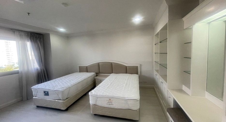 Wohnung zur Miete mit 3 Zimmer in Khlong Toei, Bangkok
