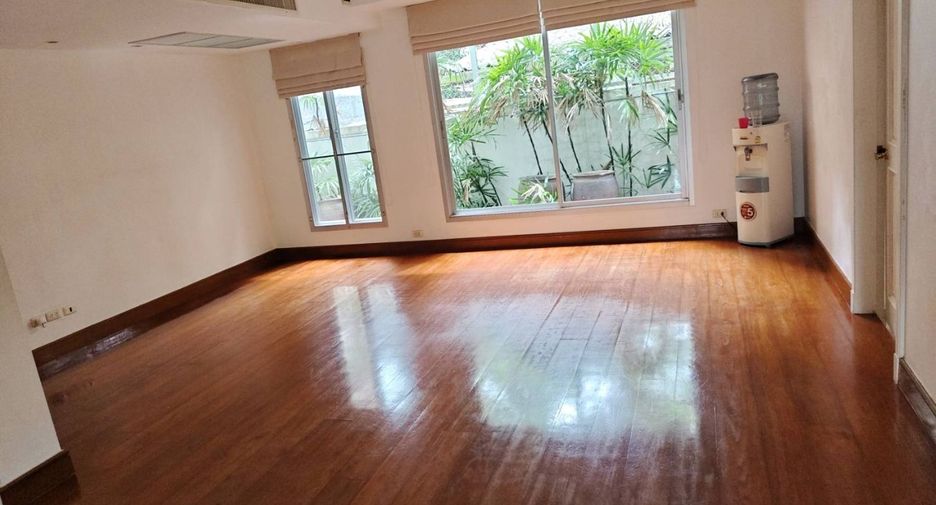 Casa en alquiler de 4 habitaciones en Watthana, Bangkok