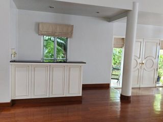 Casa en alquiler de 4 habitaciones en Watthana, Bangkok