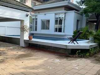 Casa en alquiler de 4 habitaciones en Watthana, Bangkok