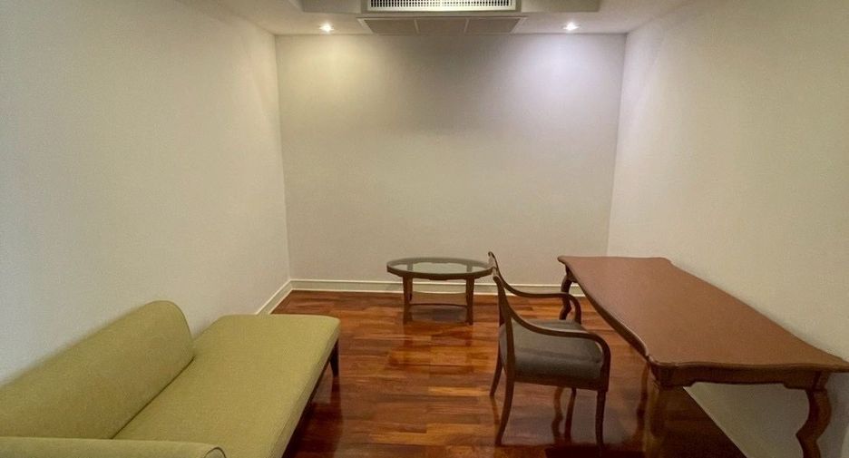 For rent 3 ベッドルーム apartment in Khlong Toei, Bangkok
