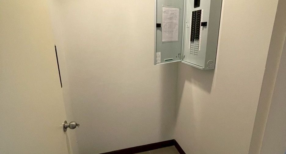 For rent 3 ベッドルーム apartment in Khlong Toei, Bangkok