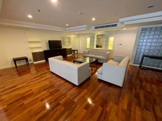 Apartamento en alquiler de 3 habitaciones en Khlong Toei, Bangkok