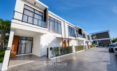 For sale 3 bedrooms townhouse in Bang Lamung, Chonburi
