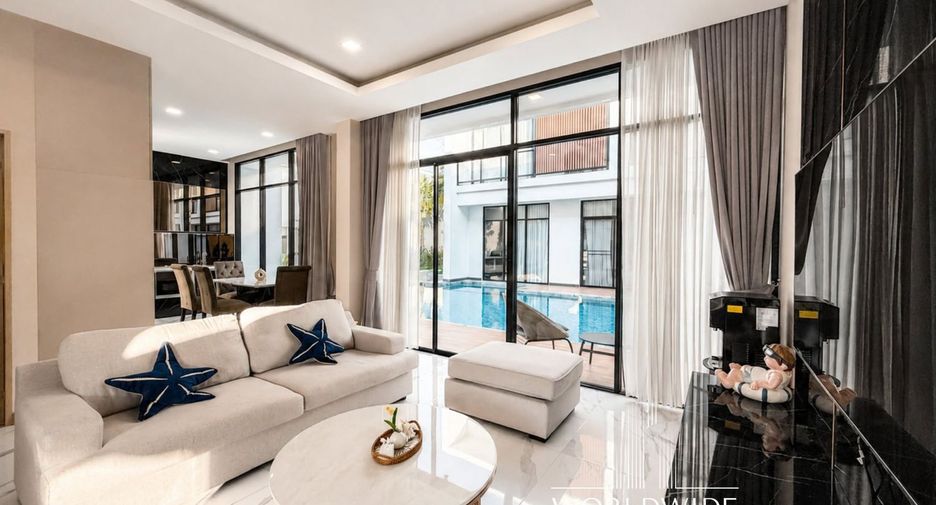 For sale 3 bedrooms townhouse in Bang Lamung, Chonburi