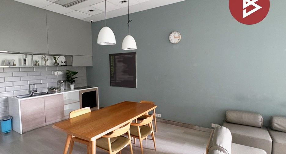 For sale 1 bed condo in Phra Khanong, Bangkok