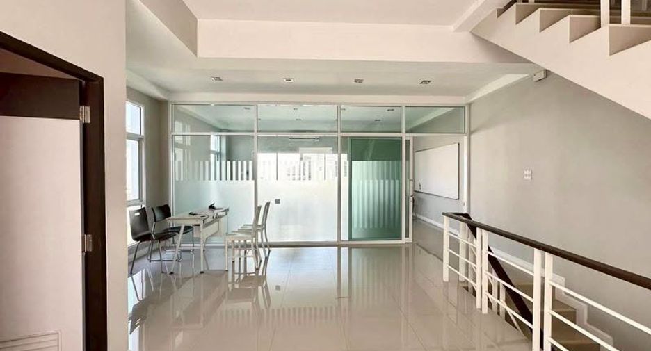 For rent 2 bedrooms office in Mueang Chiang Mai, Chiang Mai